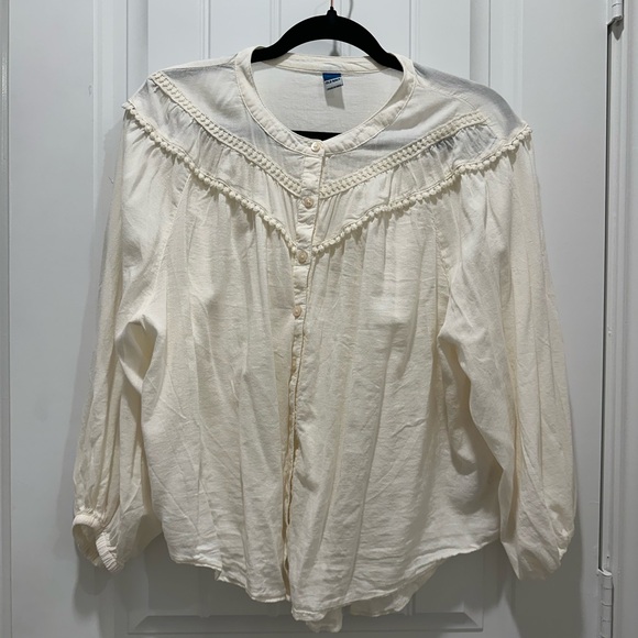 Old Navy brand poet blouse in white/cream color - Picture 1 of 7